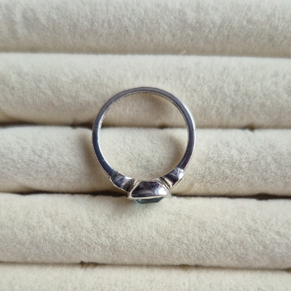 Tocara Sterling Silver and Pretty Blue Stone Ring (J82) - Picture 5 of 5